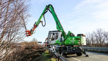 SENNEBOGEN 718 E Material handler / Forestry material handler for embankment maintenance
