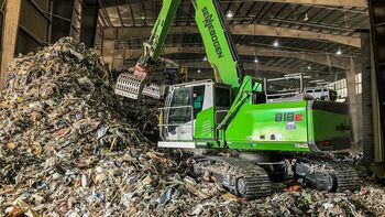 SENNEBOGEN Umschlagmaschine Umschlagbagger 818 E Raupe mit Sortiergreifer Recycling Abfallwirtschaft