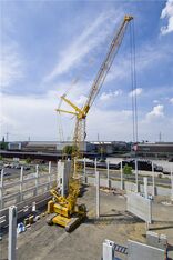 SENNEBOGEN 4400 robust and powerful crawler crane Installing prefabricated concrete parts