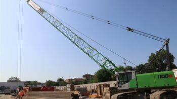 SENNEBOGEN 1100 E Crawler crane / Lattice mast crane / Lifting work Construction site crane