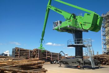  SENNEBOGEN 8130 EQ as the heart of wood logistics at Borg Manufacturing 
