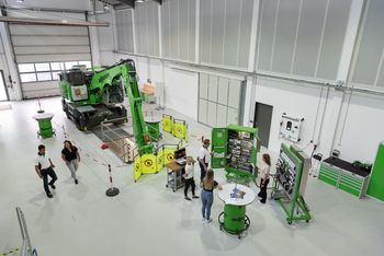 Sennebogen Training Halle 