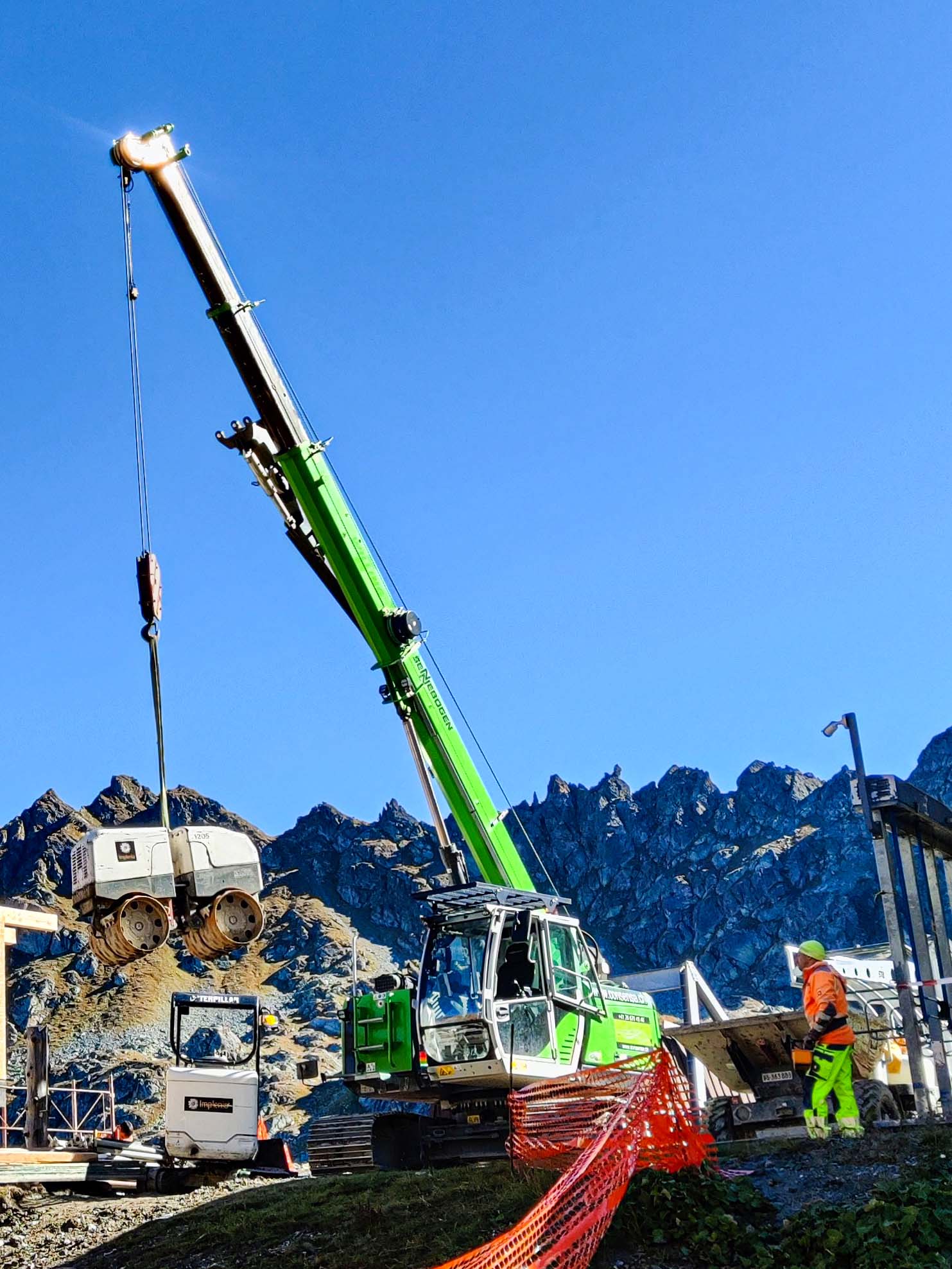 15 t telescopic crane assists with microtunneling | SENNEBOGEN