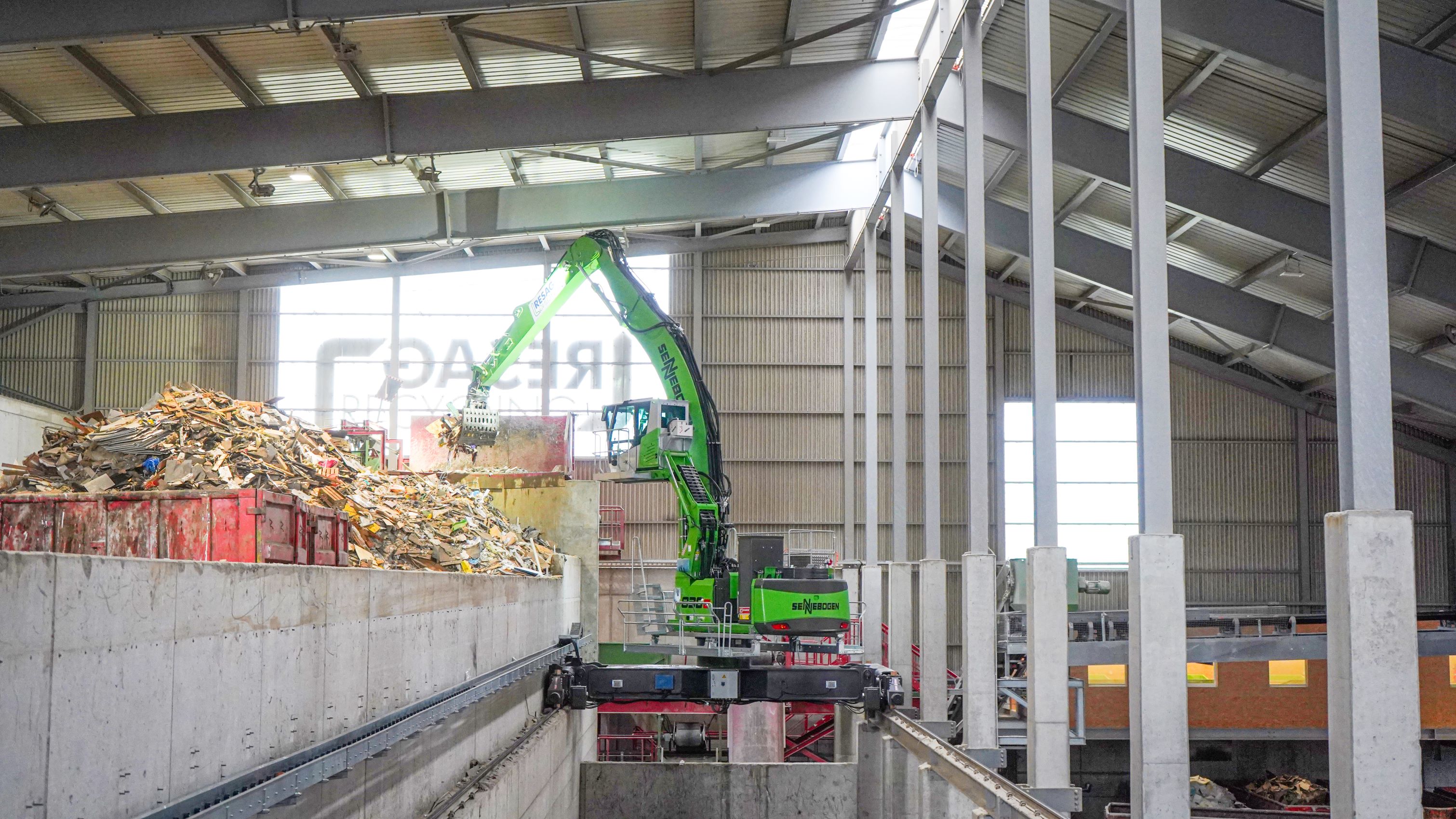 Sorting plant relies on electric machine on rails