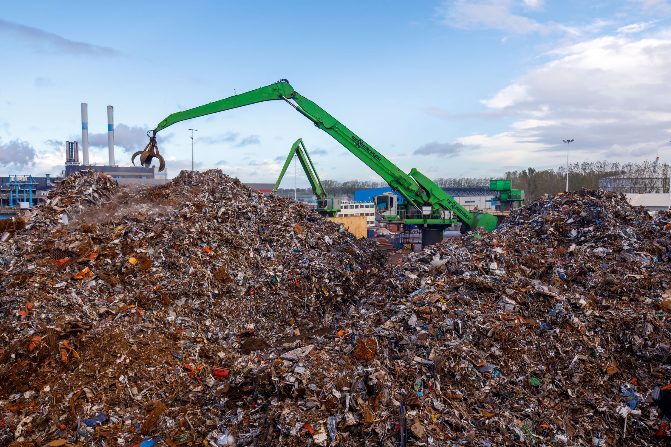 Sustainability in metal recycling: Cooperation EMR and SENNEBOGEN