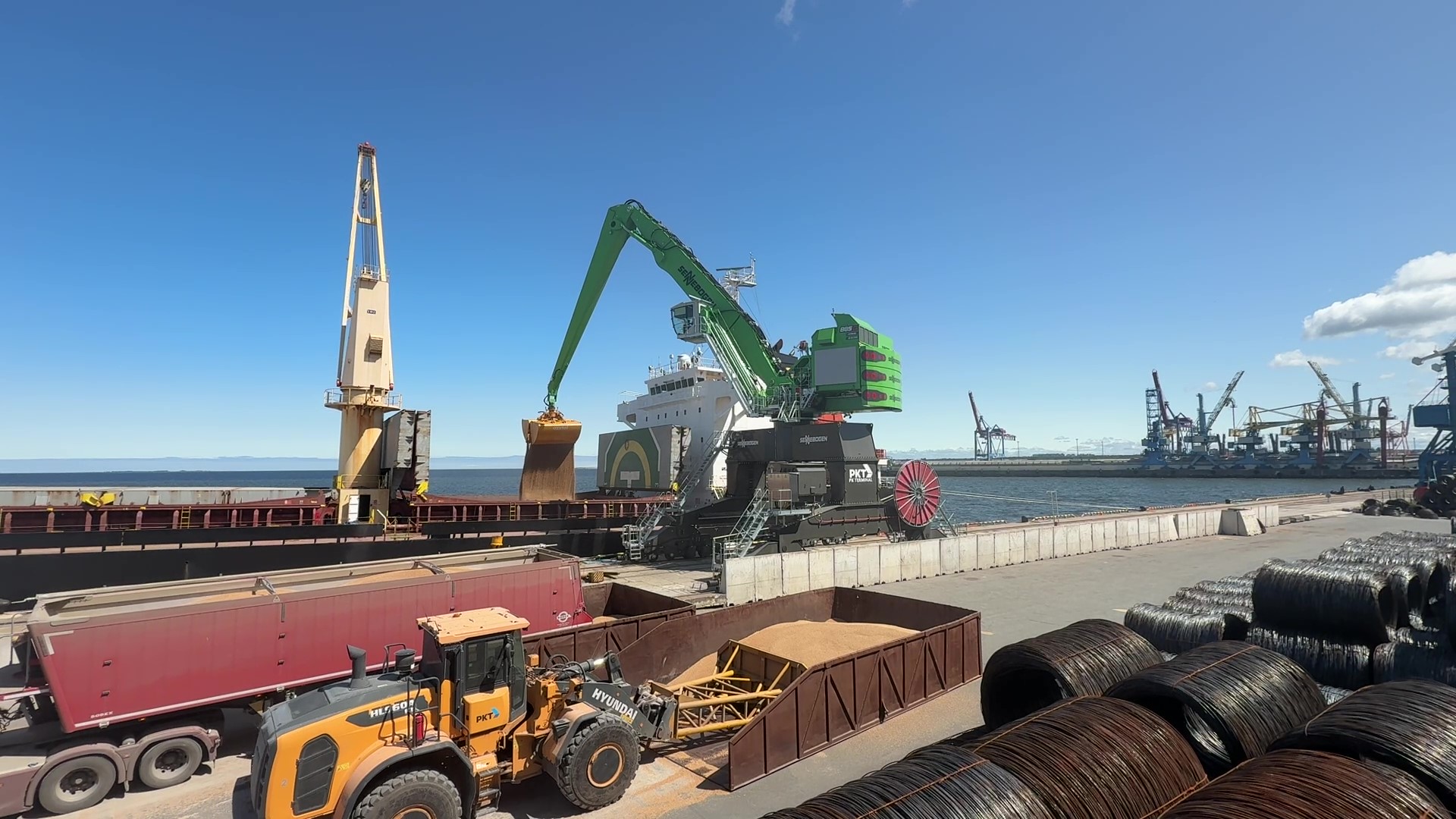 Handling of steel coils weighing up to 32 tons