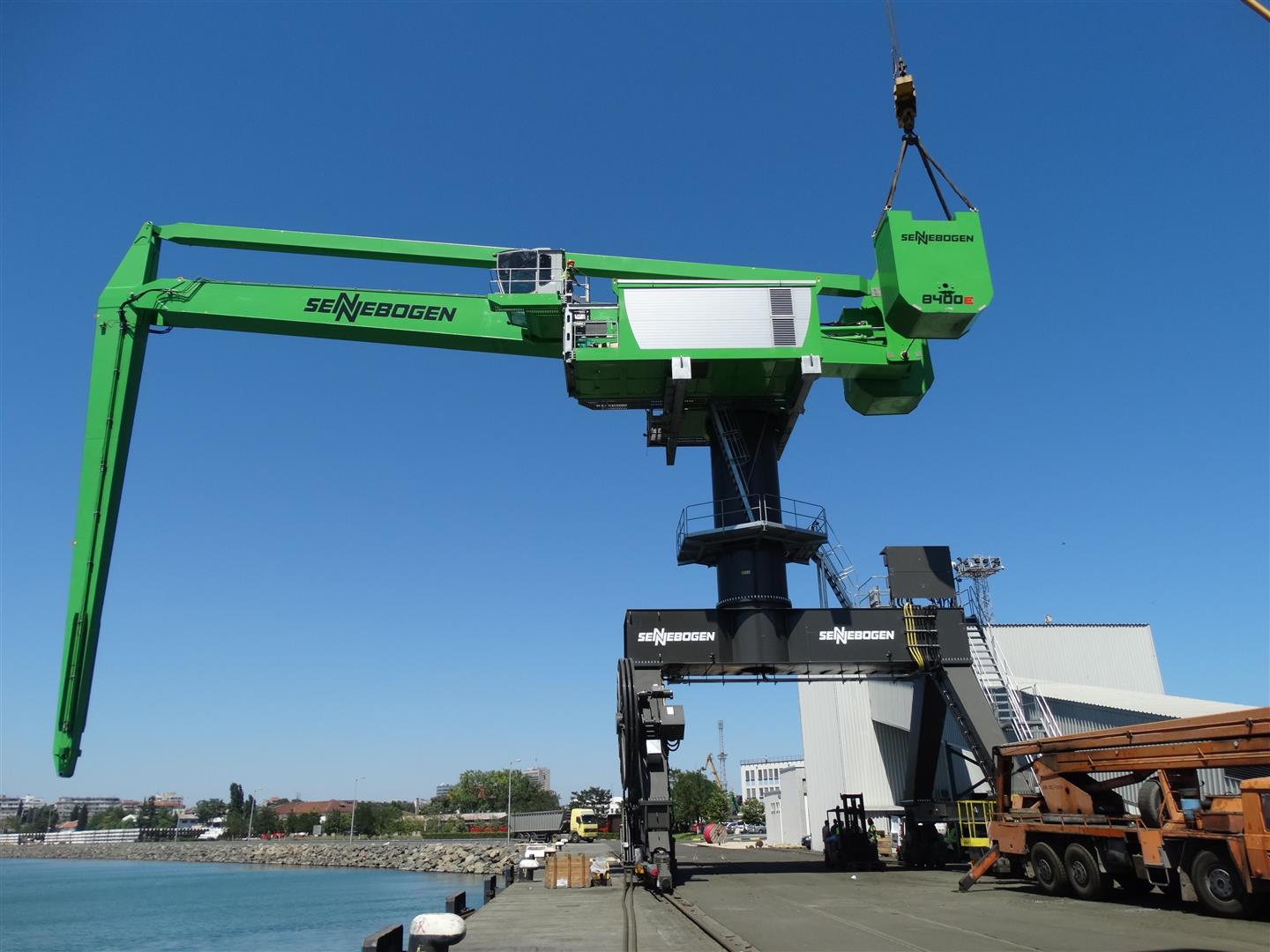 【中古】 Balance 8400: SENNEBOGEN material of port the for handler 建築工学