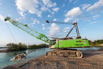 SENNEBOGEN 670 E mit Schleppschaufel im Testeinsatz in Eching.