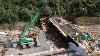 S-Bahn Ausbau mit 40 to Telekran_SENNEBOGEN_Betontunnel_Belgien