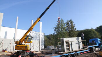 SENNEBOGEN 613 Mobil Teleskopkran Telekran Mobilunterwagen Hoch- und Tiefbau Hochbau