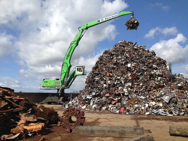 SENNEBOGEN material handler 870 E
