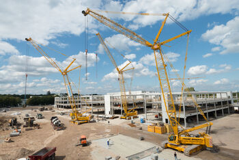 SENNEBOGEN 4400 & 5500 crawler crane in operation for Franz Bracht 