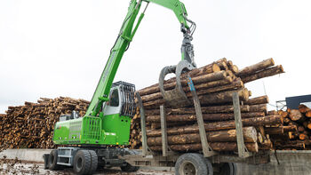 Pick and Carry SENNEBOGEN 730 E Umschlagmaschine Umschlagbagger Sägewerk Rundholzplatz Rundholz Baumstämme Transport 