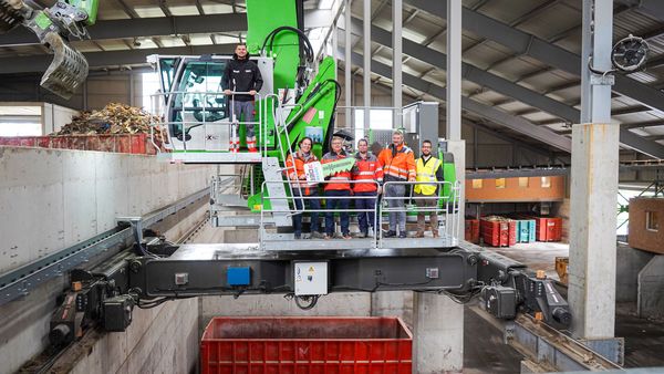 Übergabe des SENNEBOGEN 830 E Übergabe des SENNEBOGEN 830 E