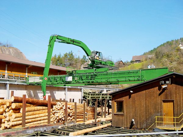 835 Umschlagmaschine der E-Serie von SENNEBOGEN