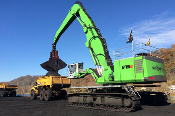 SENNEBOGEN 875 E Crawler Material handler for port handling Ship unloading Bulk cargo