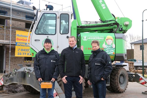 Telecrane SENNEBOGEN 613 E replaces slewing crane on construction site 