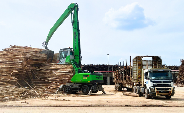 SENNEBOGEN 830 E - Holzumschlag