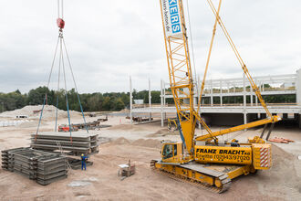 SENNEBOGEN 4400 & 5500 crawler crane in operation for Franz Bracht 