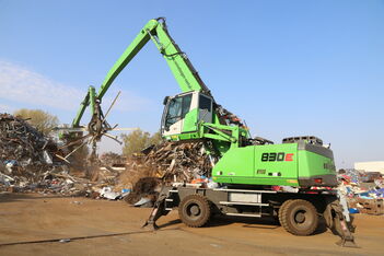 SENNEBOGEN 830 E Mobile flexible material handler in scrap handling and sorting