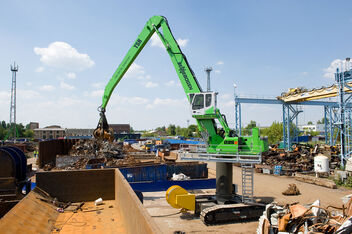 SENNEBOGEN 835 Material handler for scrap, timber and ports Crawler Scrap handling Feeding