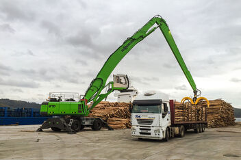 SENNEBOGEN 870 E Hybrid Mobile Material handler for port handling