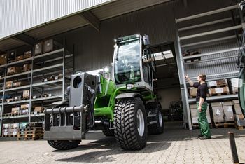 Telehandler production, SENNEBOGEN Plant 4, Wackersdorf, Multi Line