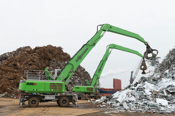 Umschlagbagger für Schrott, Holz und Hafen SENNEBOGEN 835 Mobil Schrottumschlag