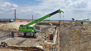 SENNEBOGEN 653 E Crawler Telecrane / Telescopic crane on difficult terrain