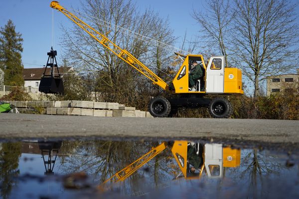 Restauration eines SENNEBOGEN S803