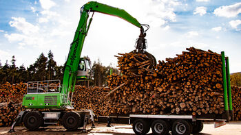 SENNEBOGEN 830 E material handler during timber handling 