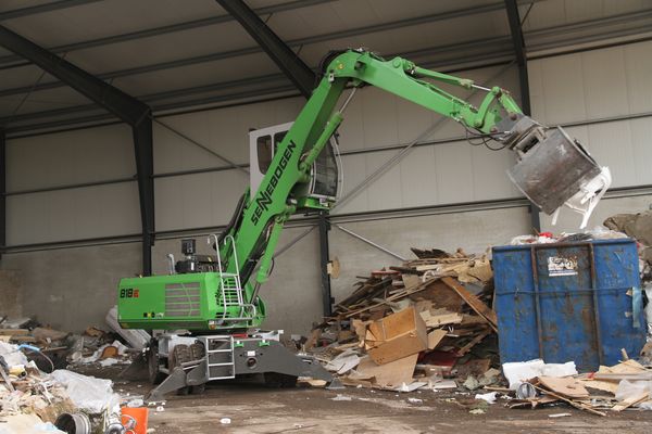 SENNEBOGEN 818 Mobil Mobilunterwagen Mobilumschlagmaschine Mobilumschlagbagger Umschlagmaschine Umschlagbagger Recycling