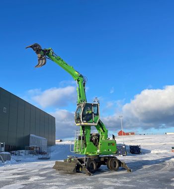 SENNEBOGEN 817 E at sub-zero temperatures SENNEBOGEN 817 E at sub-zero temperatures