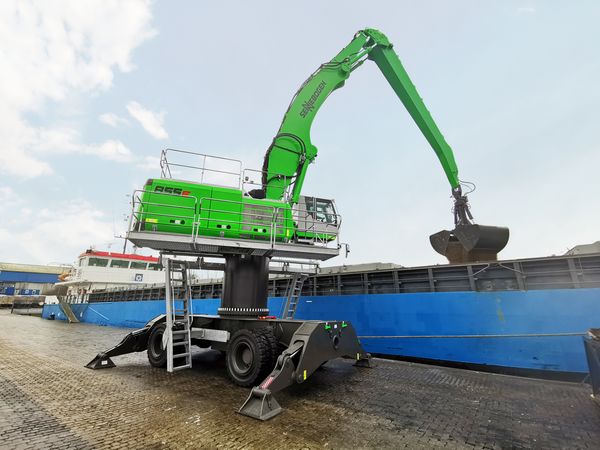The SENNEBOGEN 855 E Hybrid in northern Germany