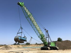 Seilbagger SENNEBOGEN 6140 HD bei der Kiesgewinnung in Ariège, Frankreich