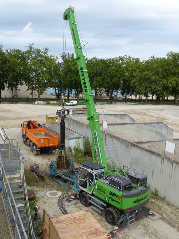 Download (300 dpi) SENNEBOGEN duty cycle crane 624 HD