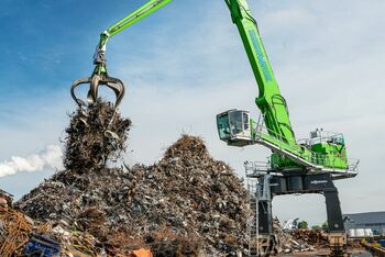 ship loading with SENNEBOGEN 875, material handler, port handling, scrap handing