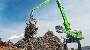 ship loading with SENNEBOGEN 875, material handler, port handling, scrap handing