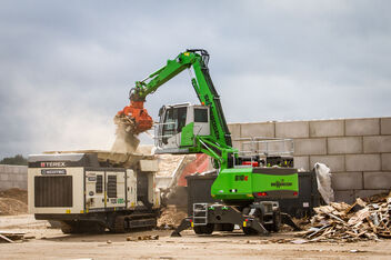 SENNEBOGEN Umschlagmaschine Umschlagbagger 818 Mobil Recycling Abfallwirtschaft Sortiergreifer