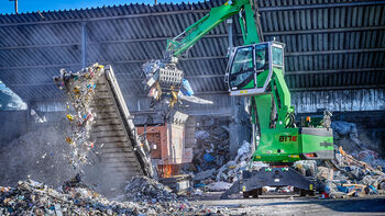 Das Update 2020 für die Recycling-Branche – neue Motorengeneration für den Umschlagbagger 817 E-Serie von SENNEBOGEN