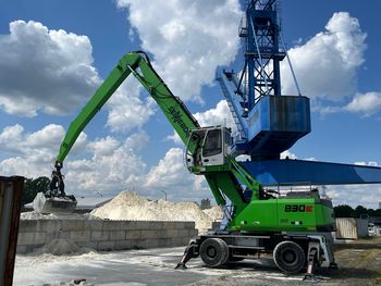Maschinenstillstand_Seilkran fällt aus_SENNEBOGEN Mietmaschine Maschinenstillstand_Seilkran fällt aus_SENNEBOGEN Mietmaschine