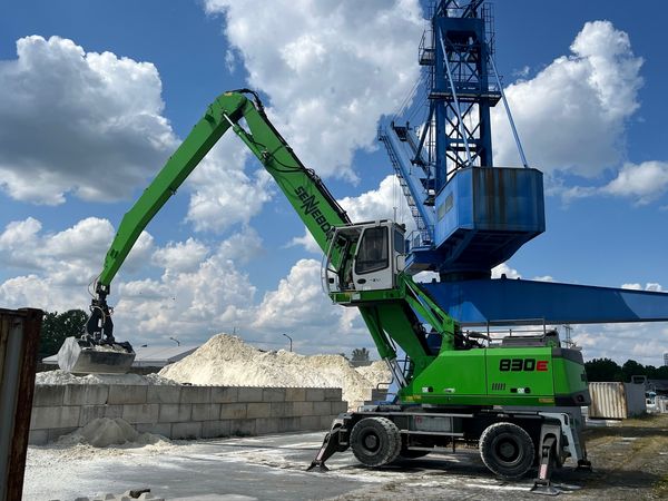 Maschinenstillstand_Seilkran fällt aus_SENNEBOGEN Mietmaschine Maschinenstillstand_Seilkran fällt aus_SENNEBOGEN Mietmaschine