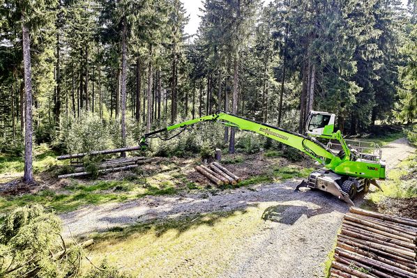 SENNEBOGEN 738 mobile tree cutting