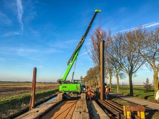 SENNEBOGEN telescopic crawler crane 613 telecrane sheet pile wall installation