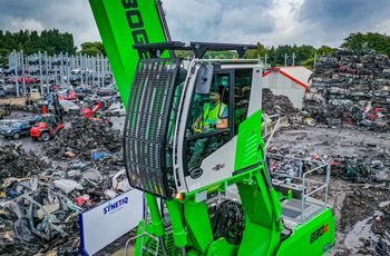 SENNEBOGEN Umschlagbagger 830 Mobil mit 17 m Ausrüstung, Schrottumschlag, UK SENNEBOGEN Umschlagbagger 830 Mobil mit 17 m Ausrüstung, Beschicken der Ballenpresse, Beladung des LKW, Schrottumschlag, UK