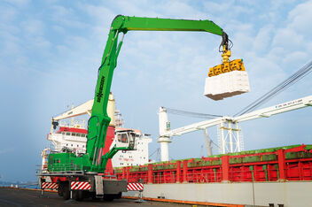 SENNEBOGEN Umschlagmaschine Umschlagbagger 875 E Mobil Hafenumschlag Containerumschlag Traverse