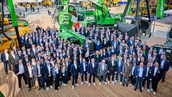 SENNEBOGEN auf der bauma 2025: Innovation, Nachhaltigkeit und Herzlichkeit