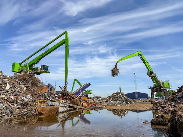 SENNEBOGEN EQ Balancer & 875 E SENNEBOGEN EQ Balancer & 875 E