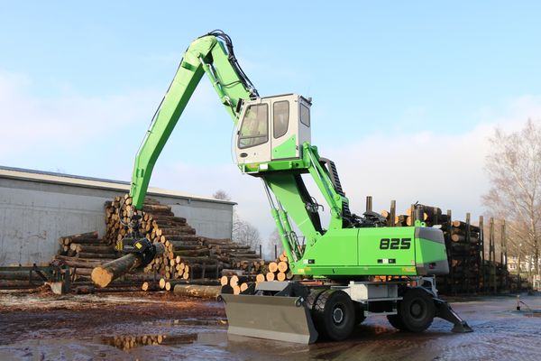 SENNEBOGEN material handler 825