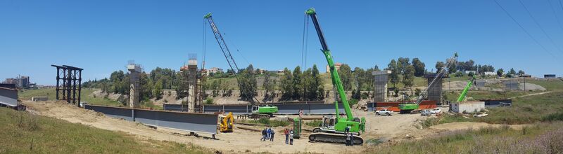Four SENNEBOGEN cranes in Algeria building bridges 